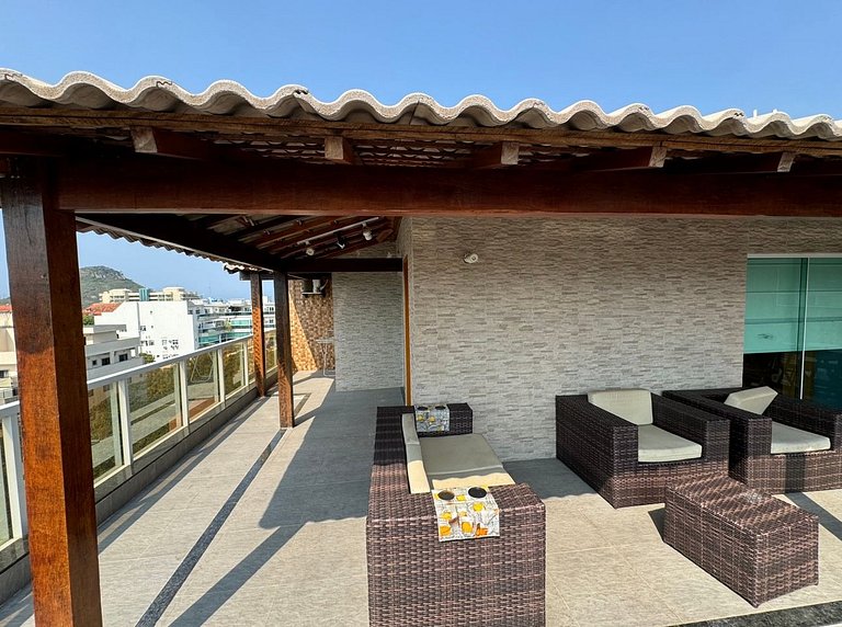 Duplex penthouse 5 mins walk to the beach